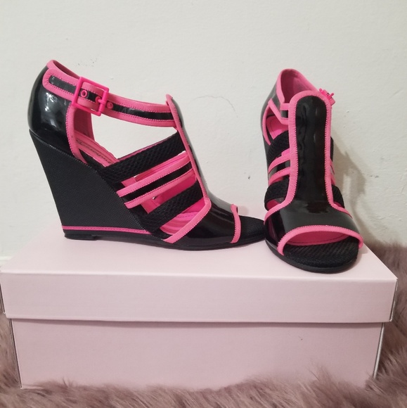 Betseyville Wedge Heels - Picture 3 of 3